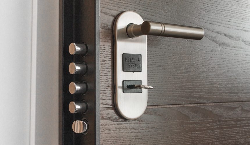 Smart Wifi Camera and Door Lock